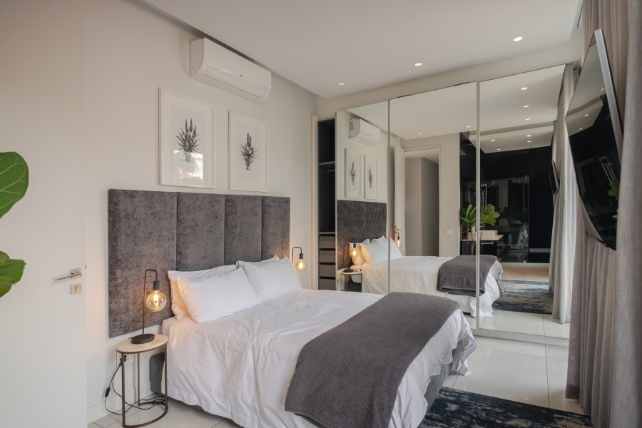 6 Bedroom Property for Sale in Bantry Bay Western Cape